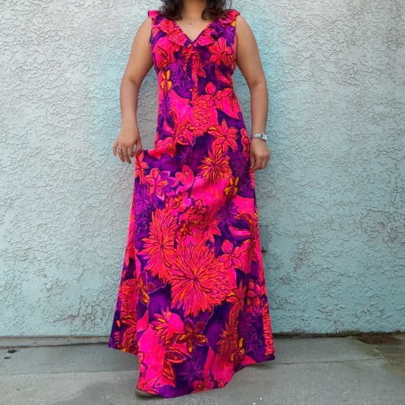 1970s Pink Purple and Orange Day-Glo Hawaiian Maxi Dress - Picture 4 of 6